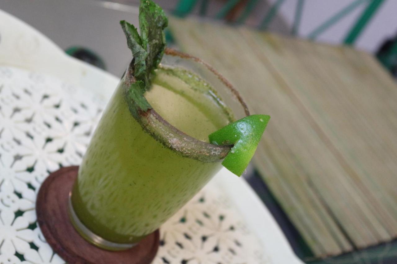 Crossroads Hotel Calcutta Buitenkant foto